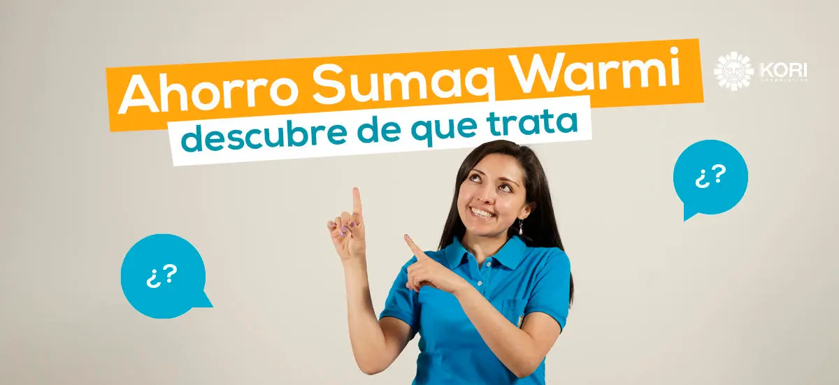 Banner "Ahorro Sumaq Warmi": asesora con polo celeste señalando hacia arriba