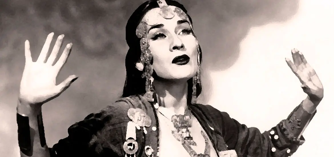 Retrato histórico en blanco y negro de Yma Súmac